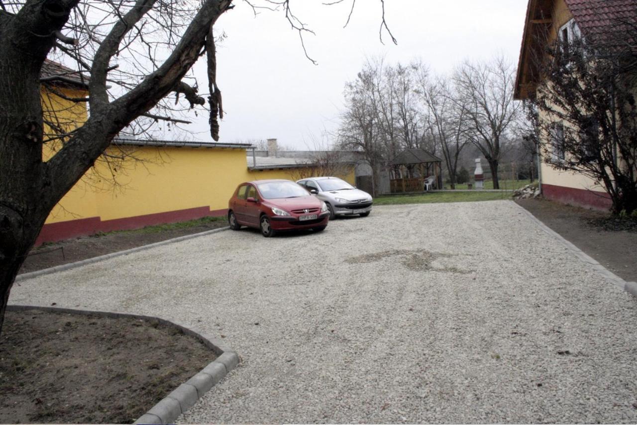 Casa Napsugar Panzio Bed & Breakfast Apostag Luaran gambar