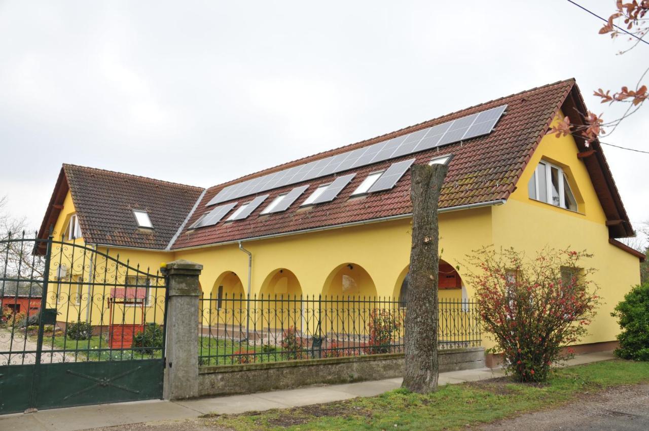 Casa Napsugar Panzio Bed & Breakfast Apostag Luaran gambar