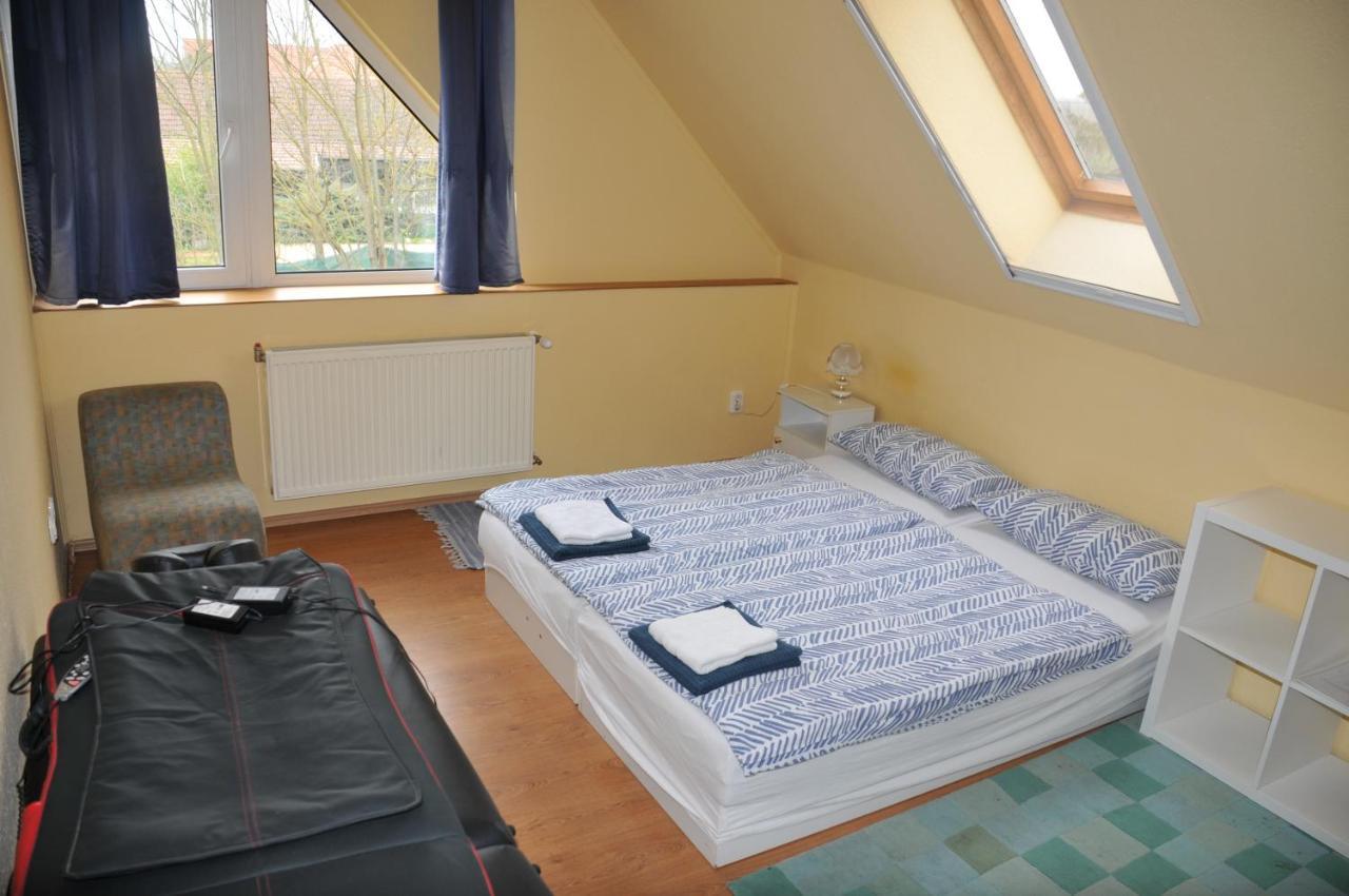 Casa Napsugar Panzio Bed & Breakfast Apostag Bilik gambar