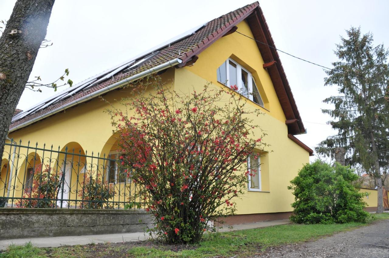 Casa Napsugar Panzio Bed & Breakfast Apostag Luaran gambar