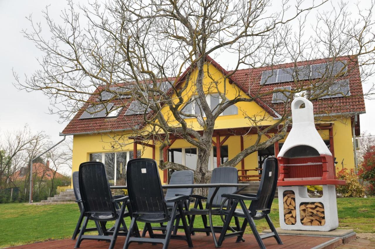 Casa Napsugar Panzio Bed & Breakfast Apostag Luaran gambar